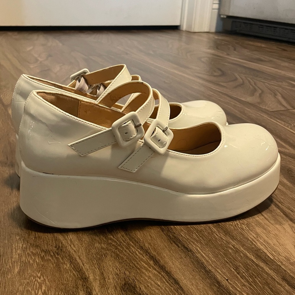 Women's White Platform Mary Jane Shoes - Picture 6 of 12